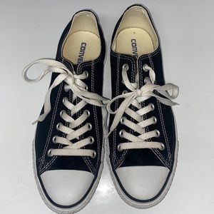 Converse Mens 9 Women’s 11 Black Great condition!
